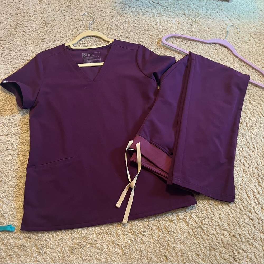 Figs Deep Purple Scrub Set